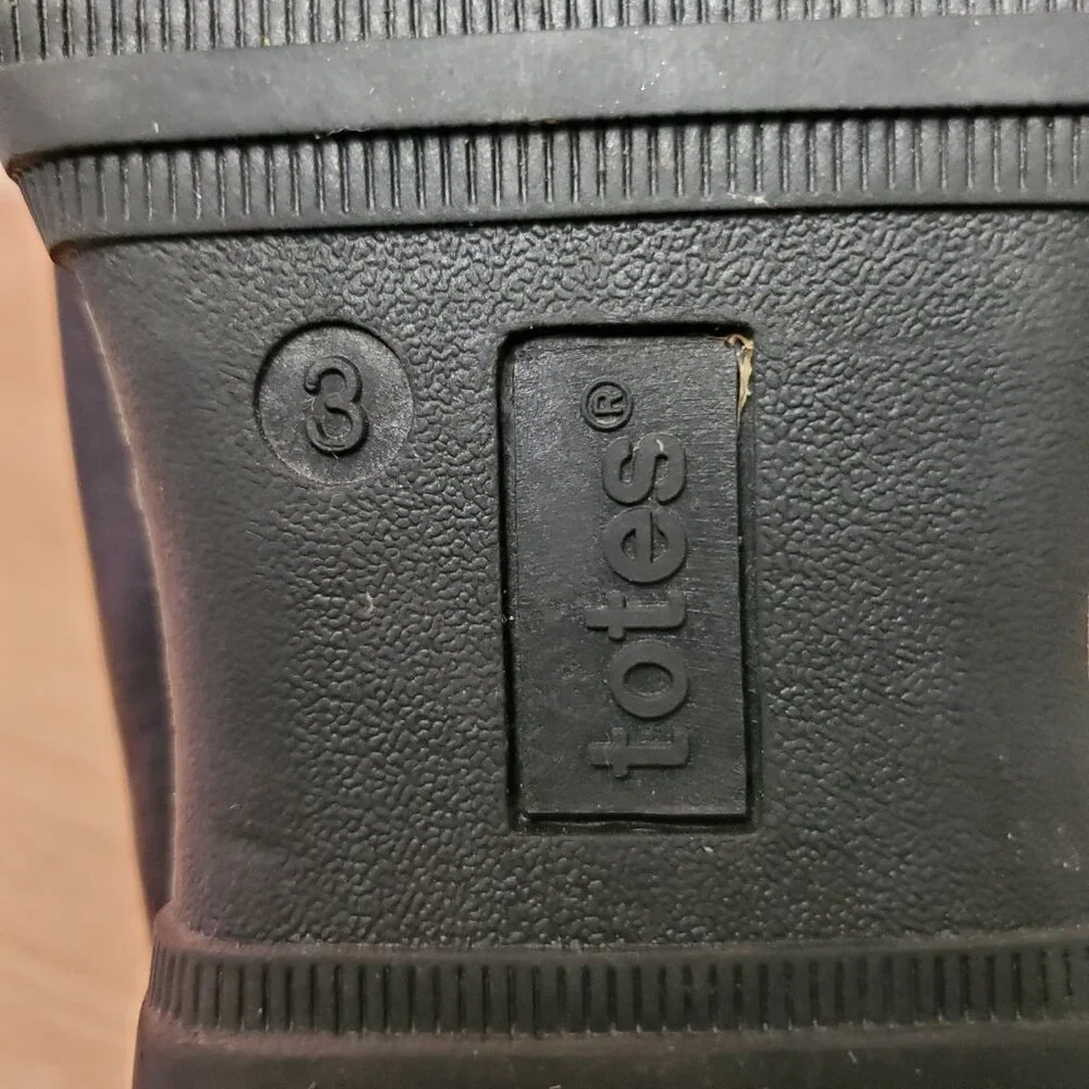 Totes Snow Boots Size 3
